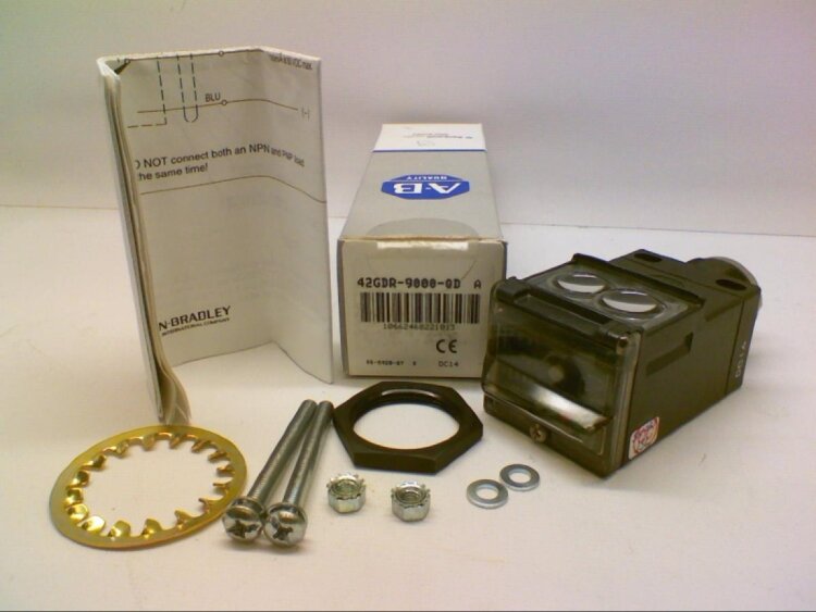ALLEN BRADLEY 42GDR-9000-QD Фотоэлектрический датчик (PhotoSwitch), приёмник передаваемого луча, диагностический выход Датчик PhotoSwitch ALLEN BRADLEY 42GDR-9000-QD, приёмник, 10–30 В DC, M12 QD
