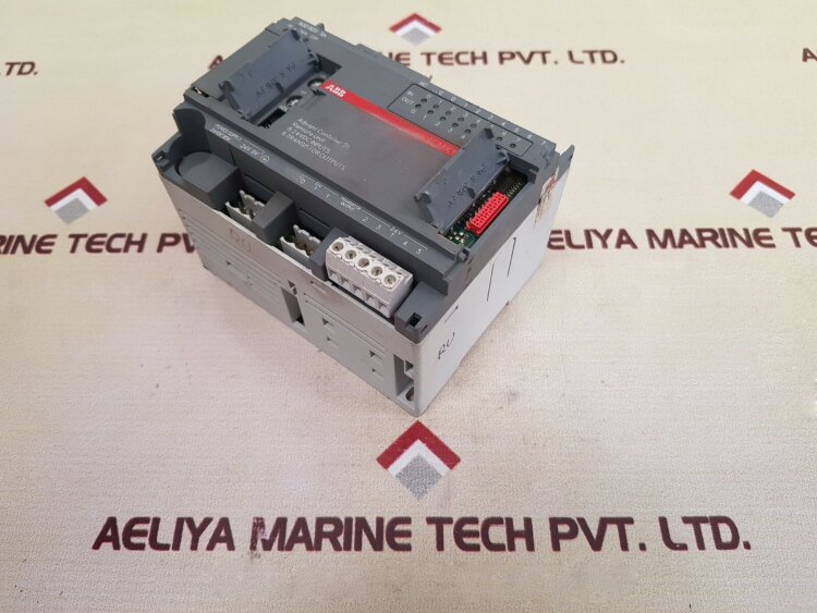 ICMK14N1-J12.0 ICMK14N1 Avant Controller 31 — удалённый модуль, 8 входов 24 V DC, 6 транзисторных выходов