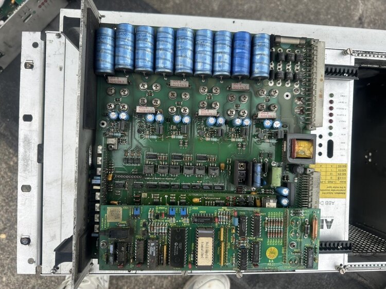 Привод DKR-E 2202 (монтаж в стойку)
